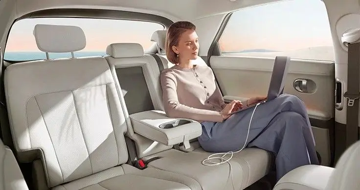 Ioniq5 ne world premiere laptop charging inside ve